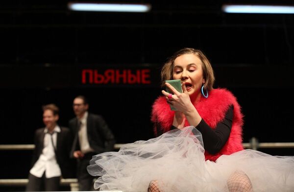 Спектакль Пьяные на сцене БДТ имени Г.А.Товстоногова Спектакль Пьяные на сцене БДТ имени Г.А.Товстоногова