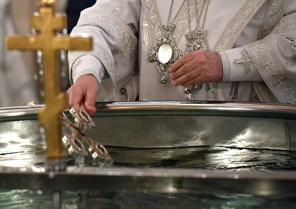 Патриарх Московский и всея Руси Кирилл во время Божественной литургии  на крещение