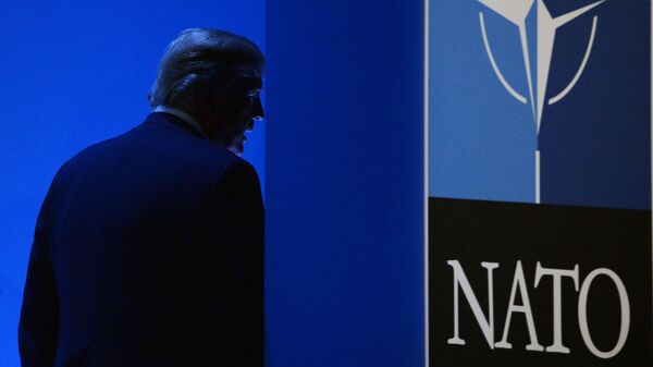 Президент США Дональд Трамп на саммите НАТО Президент США Дональд Трамп на саммите НАТО