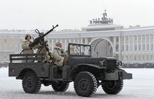 Военная техника времен Великой Отечественной войны на параде в честь 75-летия снятия блокады Ленинграда на Дворцовой площади в Санкт-Петербурге. 27 января 2019 Военная техника времен Великой Отечественной войны на параде в честь 75-летия снятия блокады Ленинграда на Дворцовой площади в Санкт-Петербурге. 27 января 2019