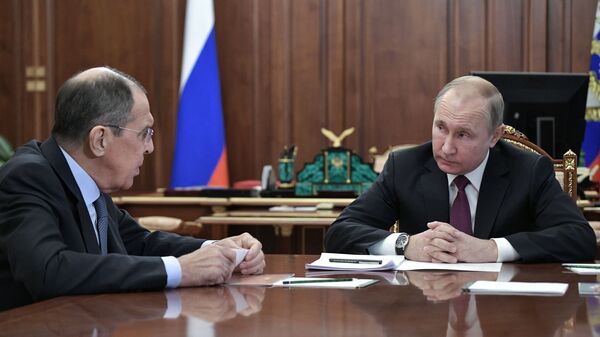 Президент РФ Владимир Путин встретился с главами МИД и Минобороны РФ Сергеем Лавровым и Cергеем Шойгу Президент РФ Владимир Путин встретился с главами МИД и Минобороны РФ Сергеем Лавровым и Cергеем Шойгу
