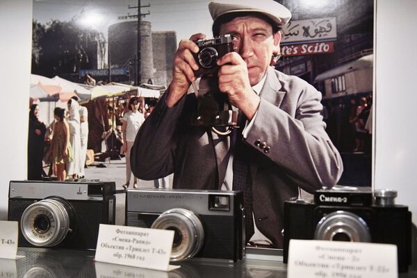 Экспозиция фотоаппаратов в музее киноконцерна Мосфильм в Москве Экспозиция фотоаппаратов в музее киноконцерна Мосфильм в Москве