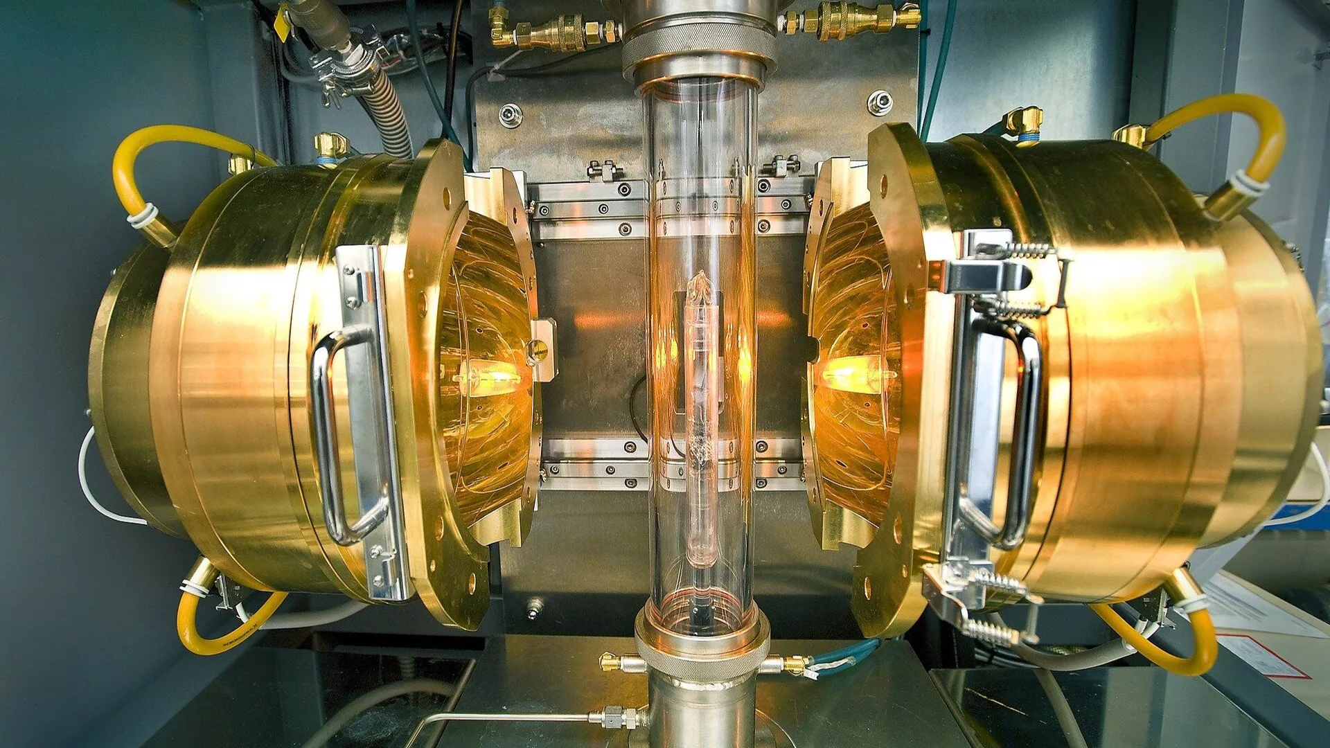 स्थापना जहां सुपरकंडक्टर को लैंथेनम और हाइड्रोजन से संश्लेषित किया गया था - रूस समाचार एजेंसी, 1920, 09.09।