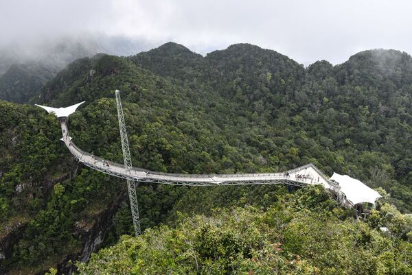 Небесный мост Langkawi в Малайзии Небесный мост Langkawi в Малайзии