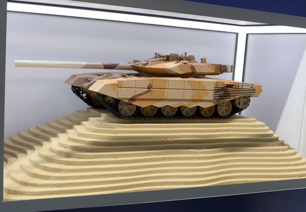 Макет российского танка Т-90МС на международной выставке вооружений IDEX-2019 в Абу-Даби Макет российского танка Т-90МС на международной выставке вооружений IDEX-2019 в Абу-Даби