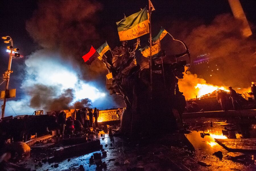 Сторонники оппозиции на площади Независимости в Киеве Сторонники оппозиции на площади Независимости в Киеве