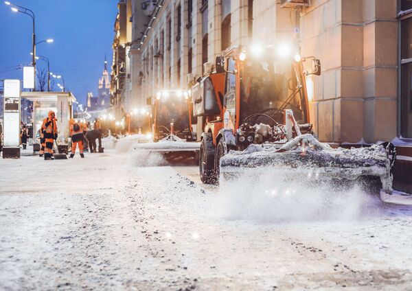Спецтехника на улицах Москвы Спецтехника на улицах Москвы