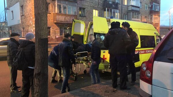 Наезд автомобиля Вольво на пешеходов в районе дома 12 по улице 40 лет ВЛКСМ во Владивостоке. 18 февраля 2019 Наезд автомобиля Вольво на пешеходов в районе дома 12 по улице 40 лет ВЛКСМ во Владивостоке. 18 февраля 2019