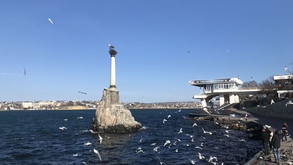 Памятник затопленным кораблям в Севастополе Памятник затопленным кораблям в Севастополе