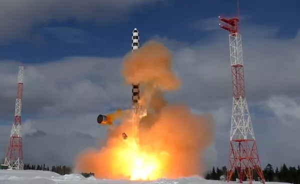 Запуск тяжелой межконтинентальной баллистической ракеты Сармат с космодрома Плесецк в Архангельской области