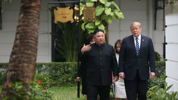 Президент США Дональд Трамп и лидер КНДР Ким Чен Ын Во время встречи в Ханое, Вьетнам. 28 февраля 2019 Президент США Дональд Трамп и лидер КНДР Ким Чен Ын Во время встречи в Ханое, Вьетнам. 28 февраля 2019