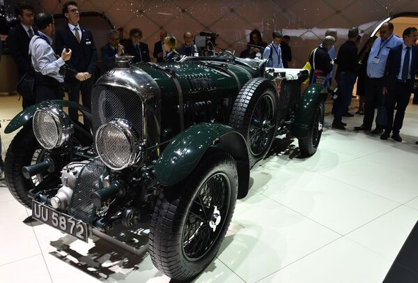 Гоночный автомобиль Bentley Blower №9 на Международном Женевском автосалоне 2019 Гоночный автомобиль Bentley Blower №9 на Международном Женевском автосалоне 2019