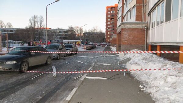 В Омске в квартире одной из многоэтажек взорвался самогонный аппарат В Омске в квартире одной из многоэтажек взорвался самогонный аппарат