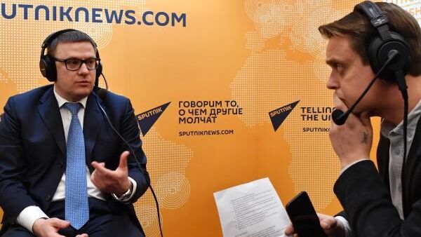 Первый заместитель министра энергетики РФ Алексей Текслер в эфире радио Sputnik Первый заместитель министра энергетики РФ Алексей Текслер в эфире радио Sputnik