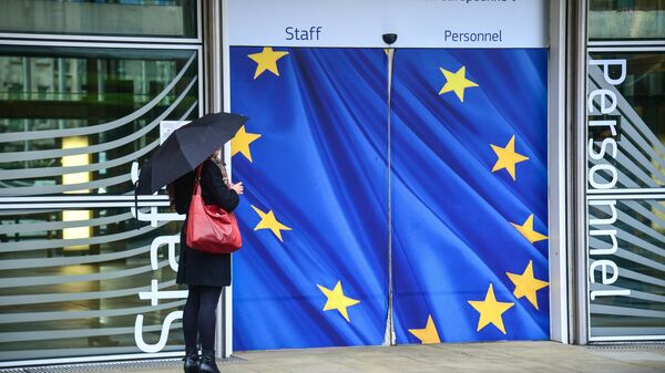 Вход в здание Еврокомиссии в Брюсселе