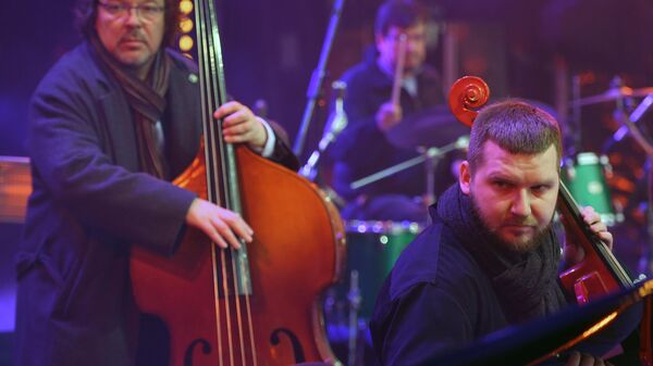 Музыканты СимфоJazz братьев Ивановых выступают на Koktebel Jazz Party фестиваля Крымская весна Музыканты СимфоJazz братьев Ивановых выступают на Koktebel Jazz Party фестиваля Крымская весна