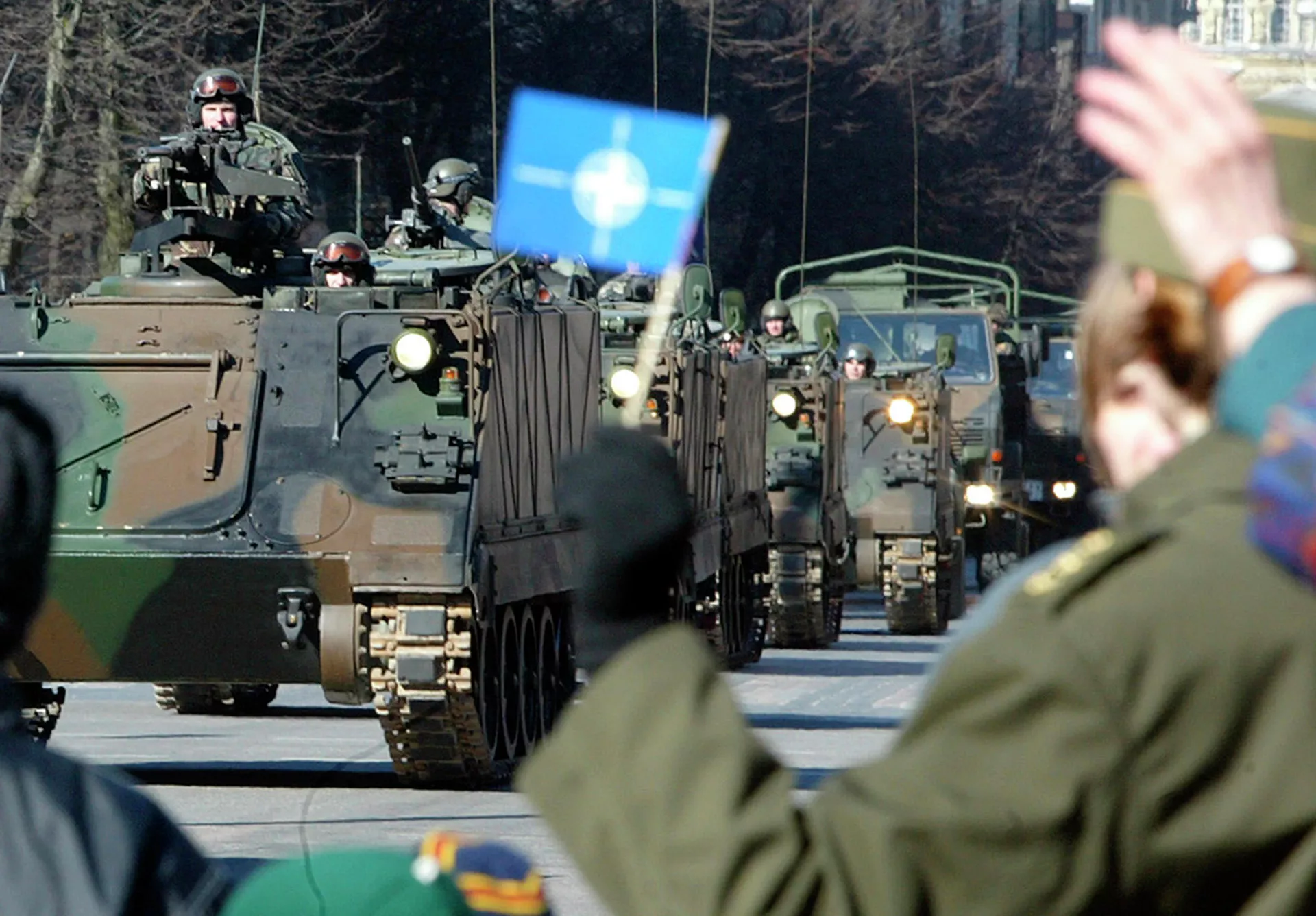 Уязвимые государства. Танки НАТО В Польше. Вильнюс НАТО. Лига национальной обороны Эстонии. НАТО Единая армия.