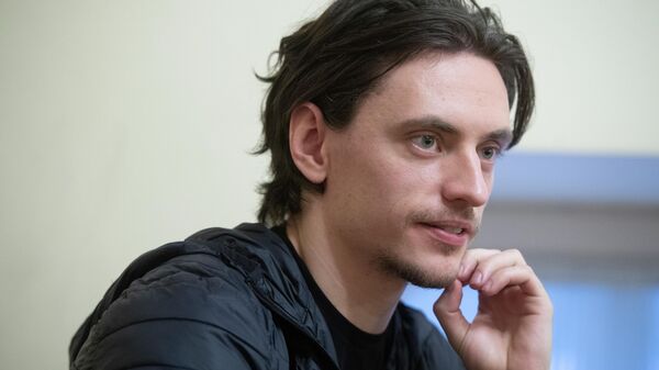 Танцовщик Сергей Полунин во время интервью Танцовщик Сергей Полунин во время интервью