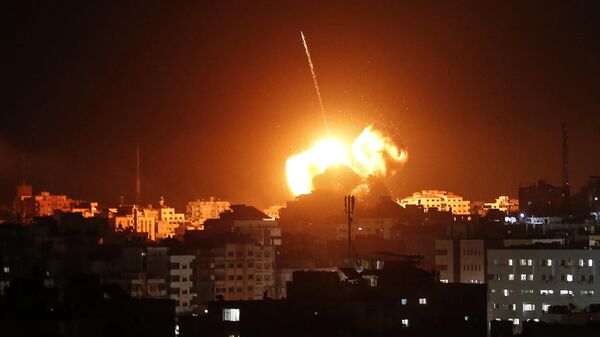 Израиль продолжает стягивать войска к сектору Газа 