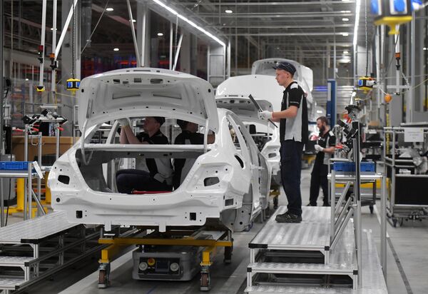 Открытие завода по производству легковых автомобилей Mercedes Открытие завода по производству легковых автомобилей Mercedes