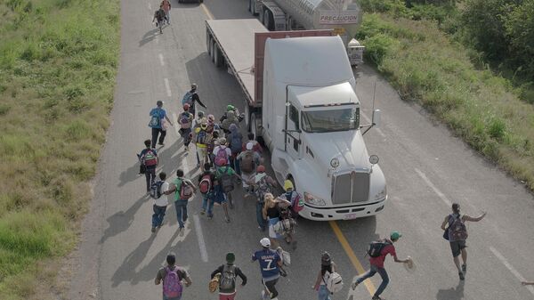The Migrant Caravan фотографа Pieter Ten Hoopen, занявшего первое место в категории Story of the Year в фотоконкурсе World Press Photo 2019 The Migrant Caravan фотографа Pieter Ten Hoopen, занявшего первое место в категории Story of the Year в фотоконкурсе World Press Photo 2019