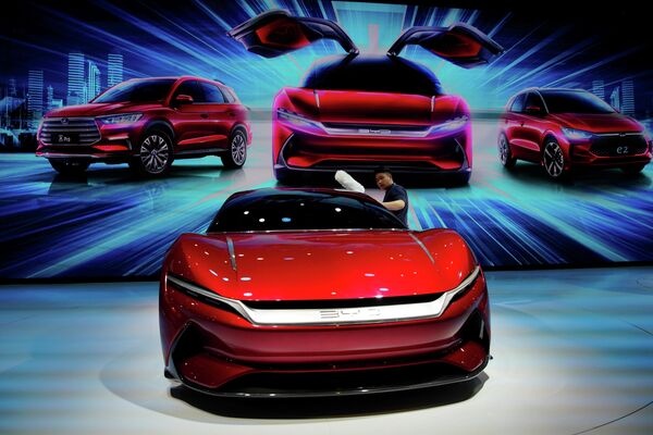 Автомобиль BYD e-SEED GT на автосалоне в Шанхае Автомобиль BYD e-SEED GT на автосалоне в Шанхае
