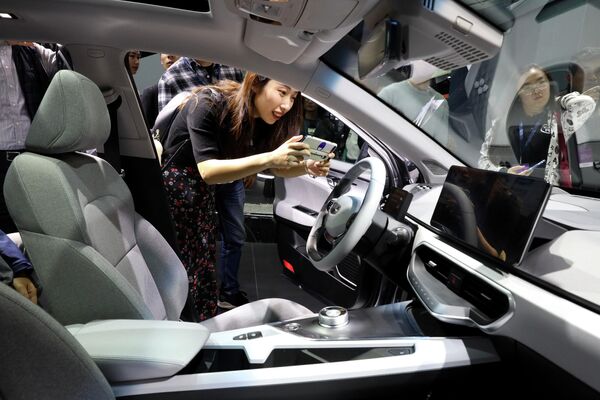 Автомобиль Geometry от Geely на автосалоне в Шанхае Автомобиль Geometry от Geely на автосалоне в Шанхае