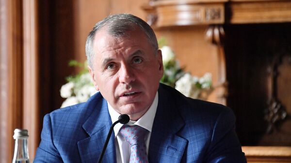Председатель Государственного Совета Республики Крым Владимир Константинов на Ялтинском международном экономическом форуме. 19 апреля 219 Председатель Государственного Совета Республики Крым Владимир Константинов на Ялтинском международном экономическом форуме. 19 апреля 219