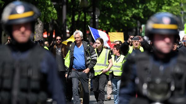Акция протеста желтых жилетов в Париже Акция протеста желтых жилетов в Париже