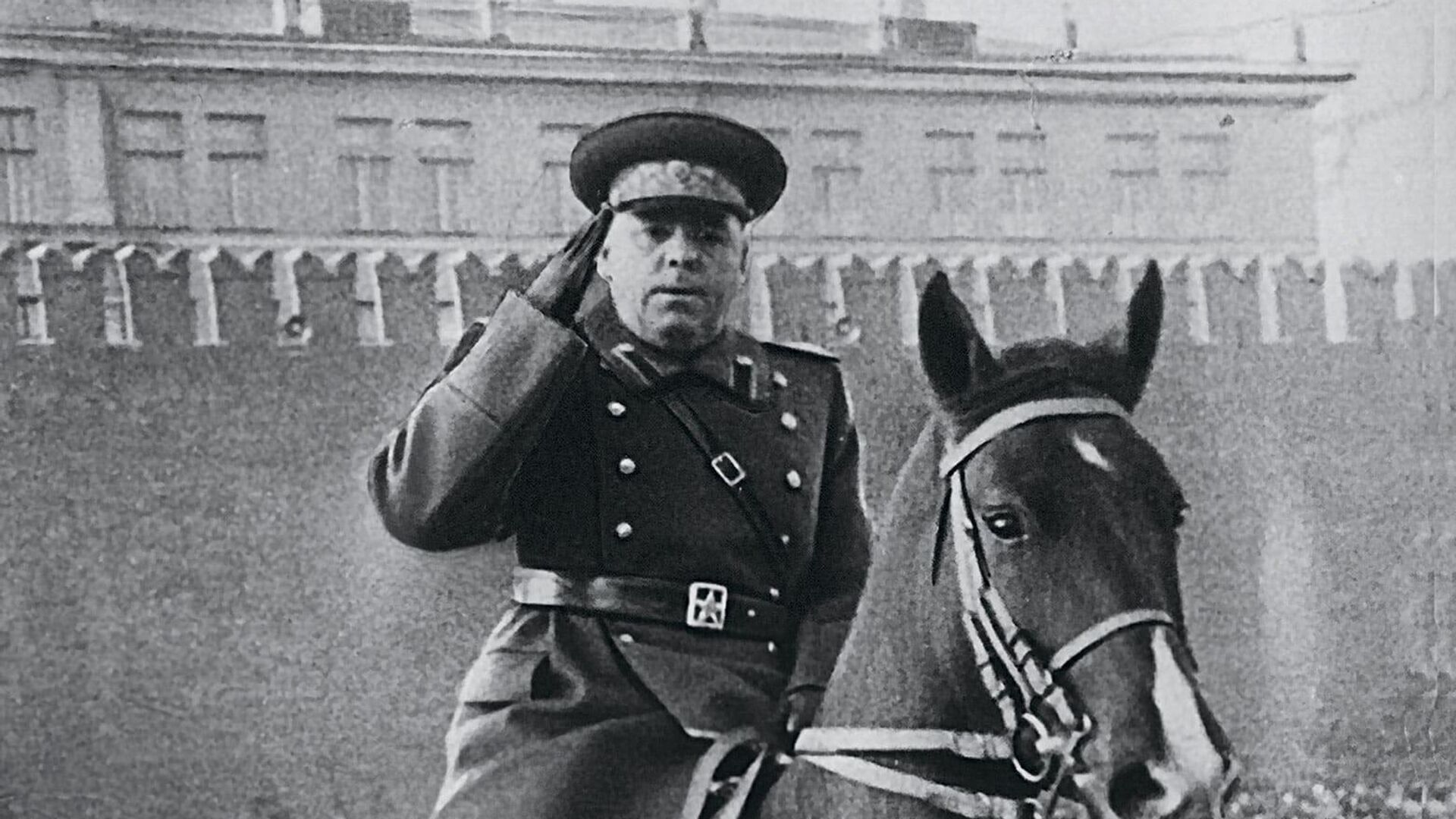 Маршал Советского Союза, дважды Герой Советского Союза Василевский Александр Михайлович на параде Победы 7 ноября 1949 г. Маршал Советского Союза, дважды Герой Советского Союза Василевский Александр Михайлович на параде Победы 7 ноября 1949 г. - РИА Новости, 1920, 18.05.2021