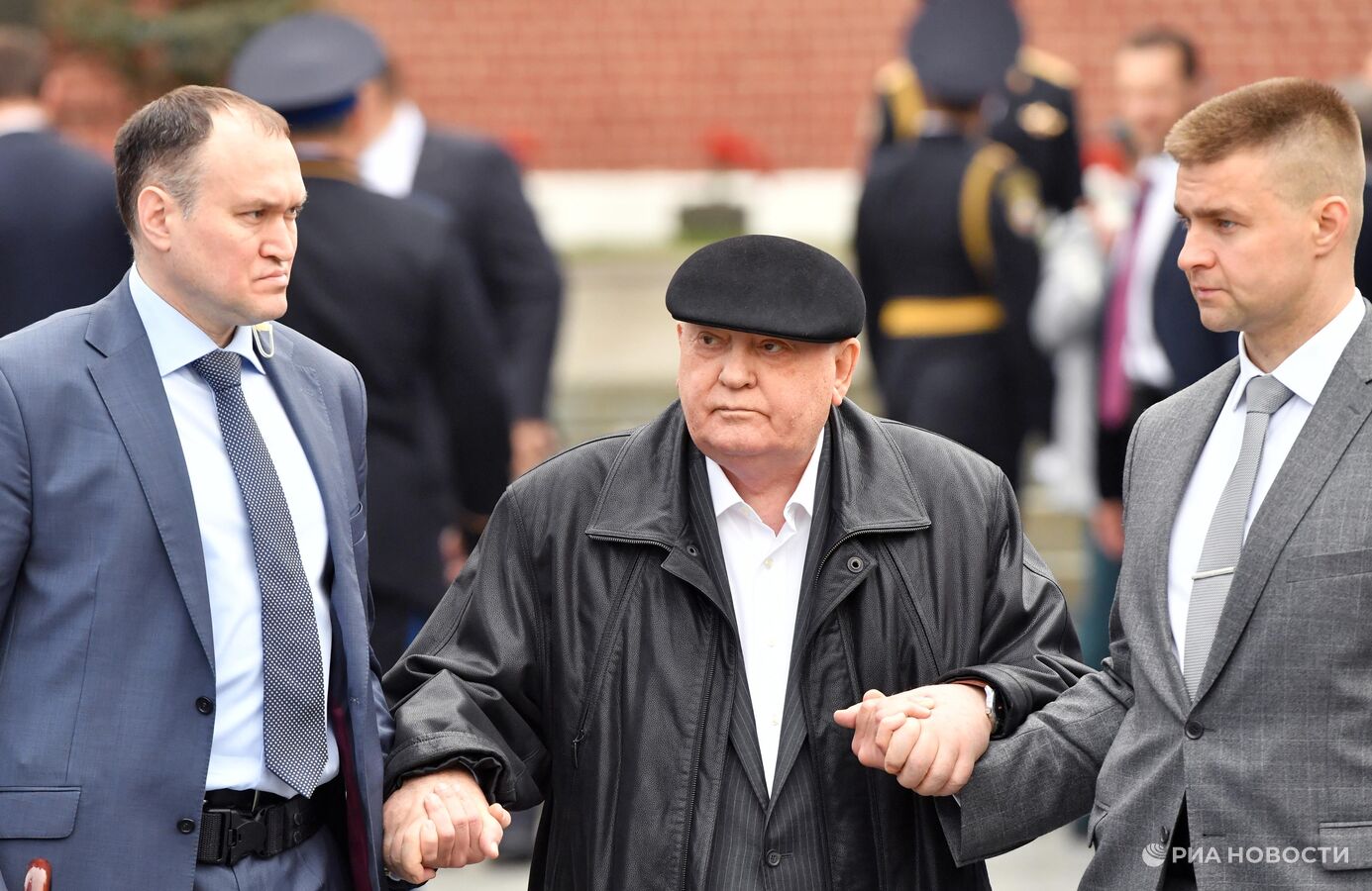 Президент СССР М. С. Горбачев смог лично посетить Парад Победы в Москве