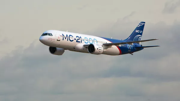 Самолет МС-21 во время первого перелета из Иркутска в Жуковский