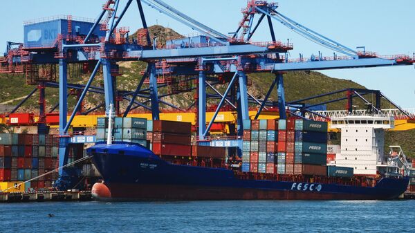 Погрузка судна FESCO NOVIK во Владивостокском морском торговом порту Погрузка судна FESCO NOVIK во Владивостокском морском торговом порту