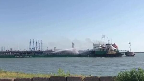 Взрыв на танкере в порту Махачкалы 