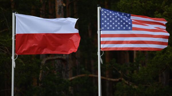 А паучок-то засланный. Трампа и Дуду связала паутина дружбы А паучок-то засланный. Трампа и Дуду связала паутина дружбы