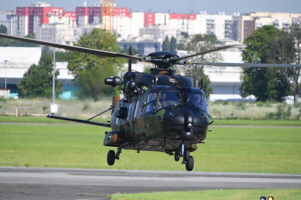 Многоцелевой вертолет, разработанный франко-германским консорциумом Eurocopter NHI NH90 на международном аэрокосмическом салоне Paris Air Show 2019 во Франции Многоцелевой вертолет, разработанный франко-германским консорциумом Eurocopter NHI NH90 на международном аэрокосмическом салоне Paris Air Show 2019 во Франции