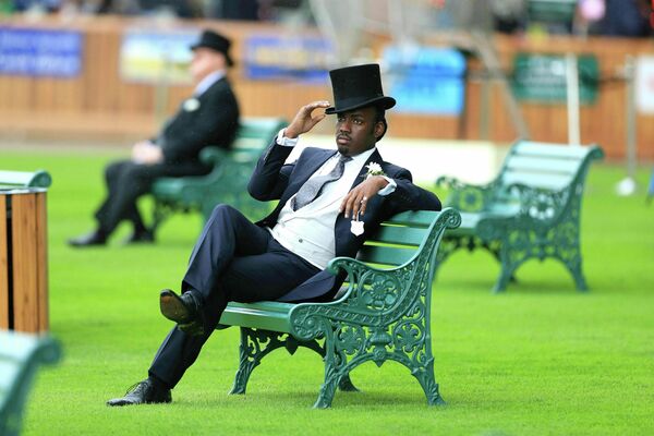Посетитель королевских скачек Royal Ascot Посетитель королевских скачек Royal Ascot