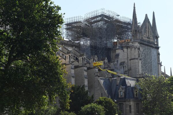Восстановительные работы Собора Парижской Богоматери (Notre Dame de Paris) после пожара Восстановительные работы Собора Парижской Богоматери (Notre Dame de Paris) после пожара