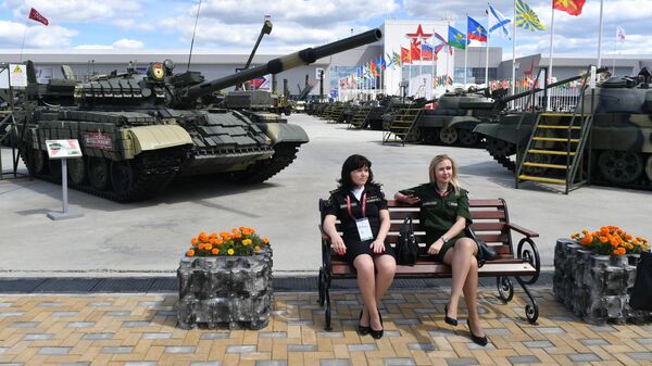 Военнослужащие на территории Конгрессно-выставочного центра Патриот, где открылся международный военно-технический форум Армия-2019 Военнослужащие на территории Конгрессно-выставочного центра Патриот, где открылся международный военно-технический форум Армия-2019