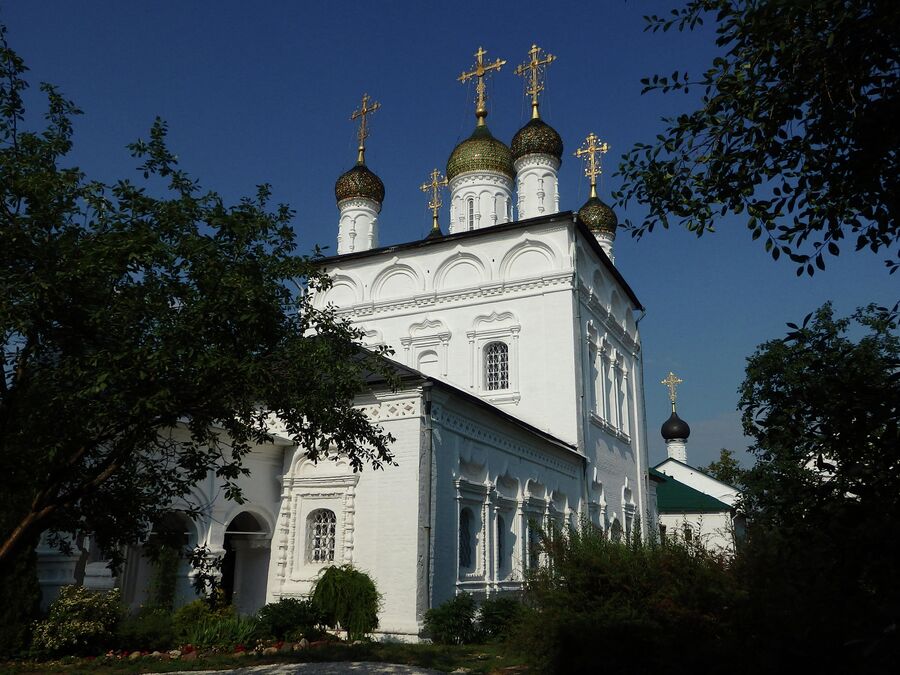 Сретенский собор и церковь Сергия Радонежского Сретенский собор и церковь Сергия Радонежского