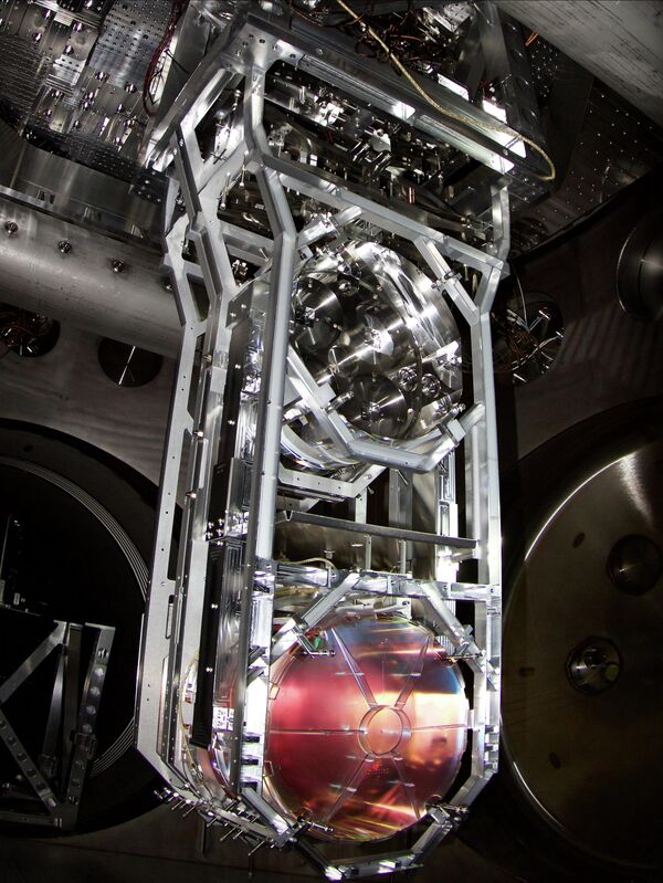 Одна из испытательных масс LIGO Одна из испытательных масс LIGO