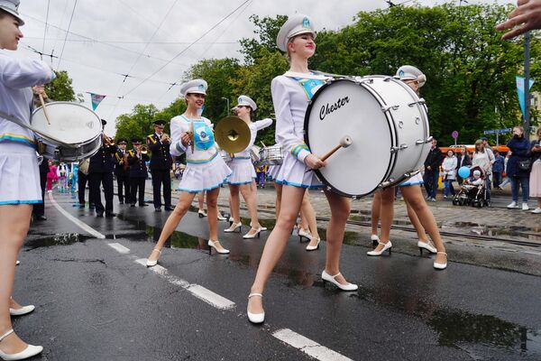 Выступление барабанщиц во время празднования Дня города в Калининграде Выступление барабанщиц во время празднования Дня города в Калининграде