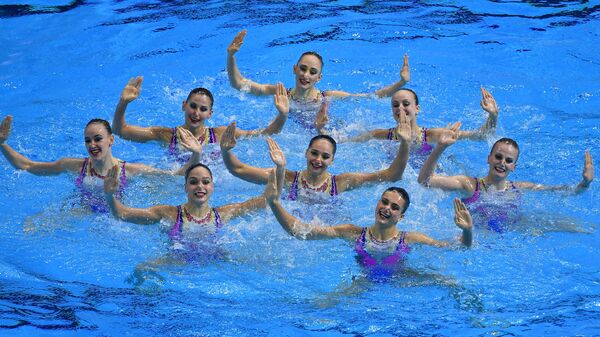 Сборная России по синхронному плаванию с технической программой на чемпионате мира по водным видам спорта Кванджу