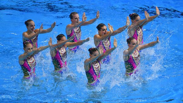 Сборная России по синхронному плаванию с технической программой на чемпионате мира по водным видам спорта Кванджу