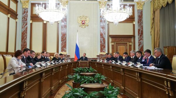 Председатель правительства Дмитрий Медведев проводит совещание с членами кабинета министров в Доме правительства Российской Федерации. 18 июля 2019