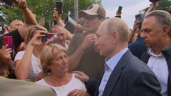 Неразбериха: Путин недоволен работой по ликвидации последствий паводка Неразбериха: Путин недоволен работой по ликвидации последствий паводка