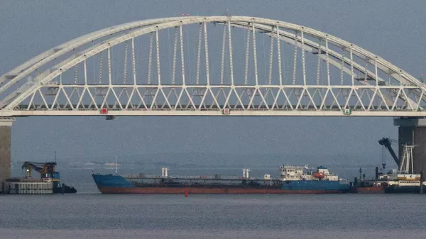 Танкер Neyma в Керченском проливе Танкер Neyma в Керченском проливе
