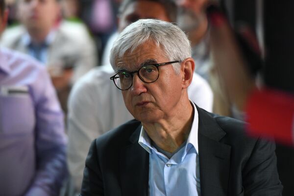 Сергей Семенцов – руководитель направления Зеленая экономика Института Внешэкономбанка Сергей Семенцов – руководитель направления Зеленая экономика Института Внешэкономбанка