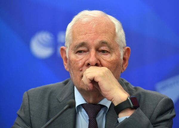Президент Научно-исследовательского института неотложной детской хирургии и травматологии Леонид Рошаль на пресс-конференции по итогам лечения Касима Алькадима Президент Научно-исследовательского института неотложной детской хирургии и травматологии Леонид Рошаль на пресс-конференции по итогам лечения Касима Алькадима