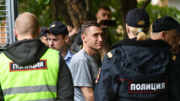 Константин Котов у Пресненского суда Москвы, где ему будет избрана мера пресечения. 14 августа 2019 Константин Котов у Пресненского суда Москвы, где ему будет избрана мера пресечения. 14 августа 2019